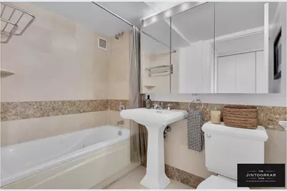 235 E 55th Street #PHC, New York, NY 10022 - Photo 7