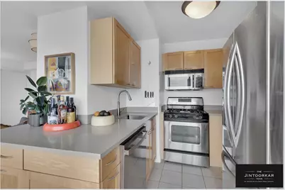 235 E 55th Street #PHC, New York, NY 10022 - Photo 3