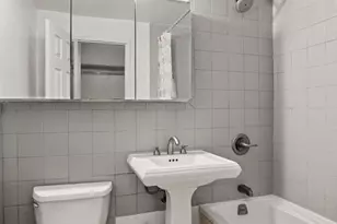 408 W 57th St, New York, NY 10019 - Photo 11
