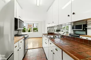 305 E 24th St, New York City, NY 10010 - Photo 7