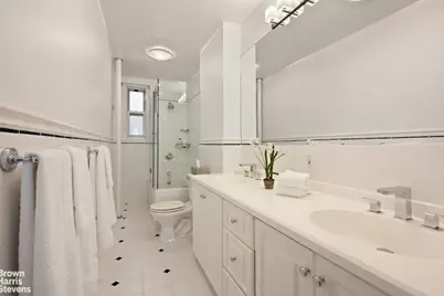 11 W 69th Street #2B, New York, NY 10023 - Photo 5