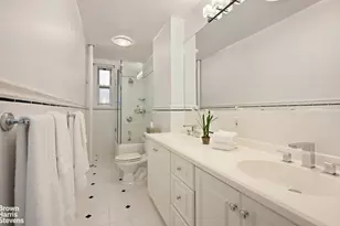 11 W 69th St, New York City, NY 10023 - Photo 5
