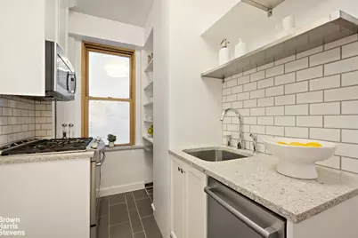 11 W 69th Street #2B, New York, NY 10023 - Photo 9
