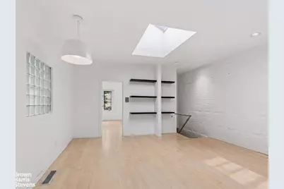 331 Vanderbilt Avenue, Brooklyn, NY 11205 - Photo 1