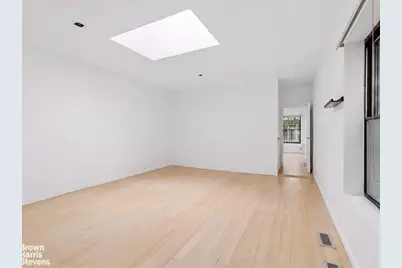 331 Vanderbilt Avenue, Brooklyn, NY 11205 - Photo 3