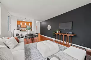 393 W 49th St, New York City, NY 10019 - Photo 3