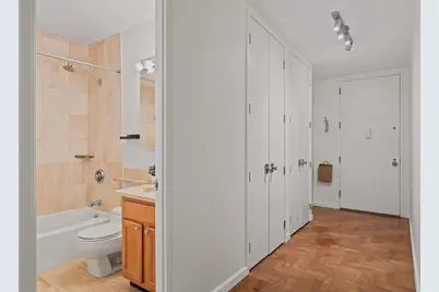 393 W 49th Street #2G, New York, NY 10019 - Photo 17