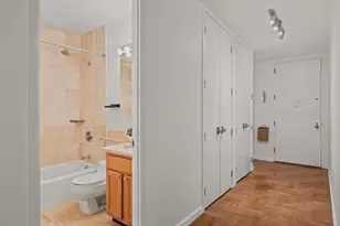 393 W 49th St, New York City, NY 10019 - Photo 17
