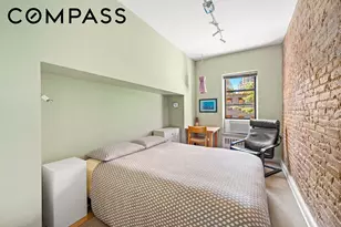 130 W 71st St, New York City, NY 10023 - Photo 3