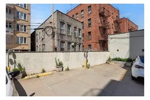 3064 Coney Island Ave, New York City, NY 11235 - Photo 15