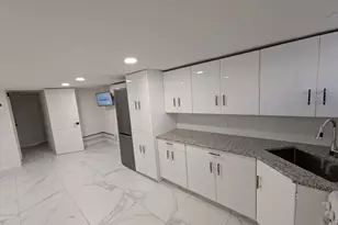 2710 E 23rd St, New York City, NY 11235 - Photo 23