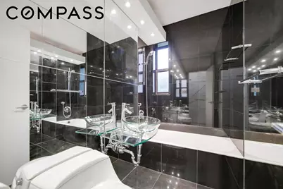 330 E 70th Street #4G, New York, NY 10021 - Photo 5