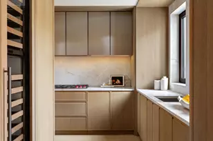 142 W 21st St, New York City, NY 10011 - Photo 9