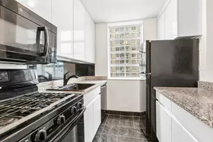 200 E 90th St, New York City, NY 10128 - Photo 5