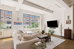 335 W 38th St, New York City, NY 10018 - Photo 3