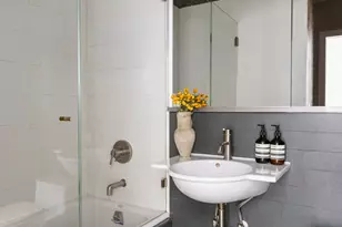 315 7th Ave, New York City, NY 10001 - Photo 17