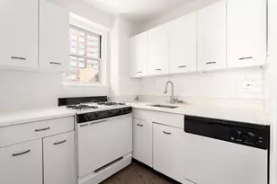 300 E 71st St, New York City, NY 10021 - Photo 3
