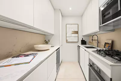 100 Bank Street #4B, New York, NY 10014 - Photo 5