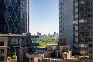 322 W 57th St, New York City, NY 10019 - Photo 9