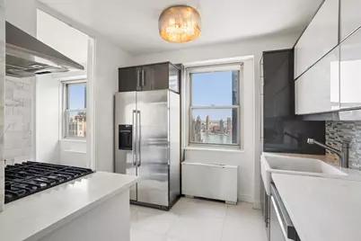 300 E 40th Street #31C, New York City, NY 10016 - Photo 7