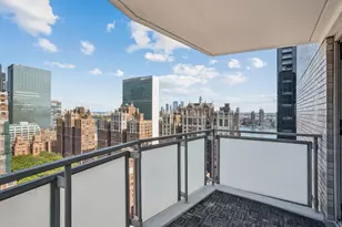 300 E 40th St, New York City, NY 10016 - Photo 9