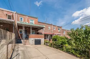 20-17 26th St, New York City, NY 11105 - Photo 23