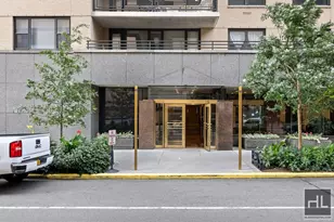 165 W 66th St, New York City, NY 10023 - Photo 15