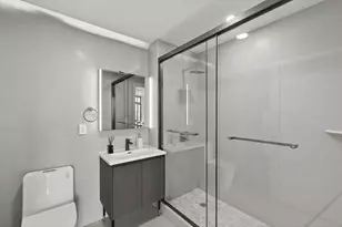11-52 44th Dr, New York City, NY 11101 - Photo 7