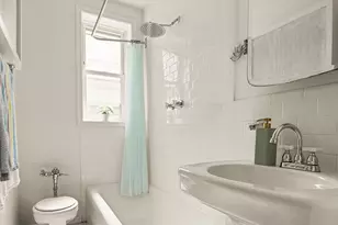 856 43rd St, New York City, NY 11232 - Photo 9
