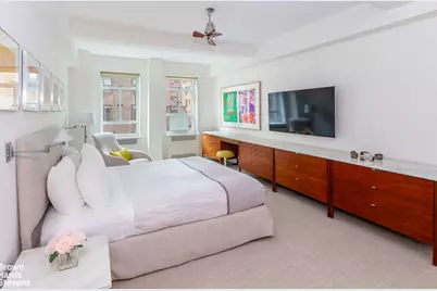 19 E 88th Street #8C, New York, NY 10128 - Photo 7