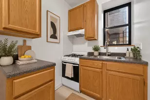 316 W 47th St, New York City, NY 10036 - Photo 5