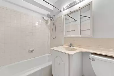 200 E 24th Street #1801, New York City, NY 10010 - Photo 3