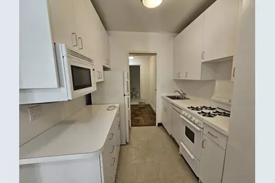 40 Central Park S #10E, New York, NY 10019 - Photo 5