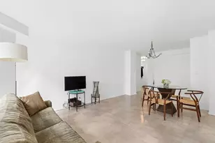 220 E 57th St, New York City, NY 10022 - Photo 3