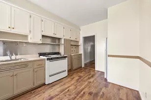 60-31 56th Dr, New York City, NY 11378 - Photo 9