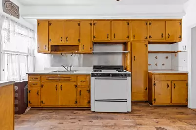 60-31 56th Drive, New York City, NY 11378 - Photo 11