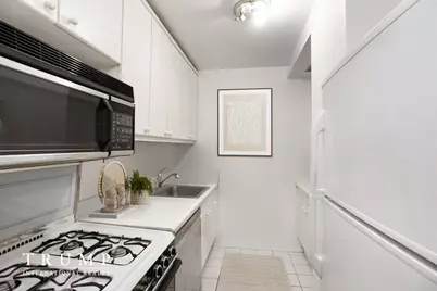 106 Central Park S #12-B, New York City, NY 10019 - Photo 3