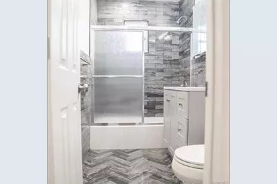 2723 Colden Avenue, New York City, NY 10469 - Photo 13