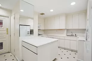 350 E 72nd St, New York City, NY 10021 - Photo 5