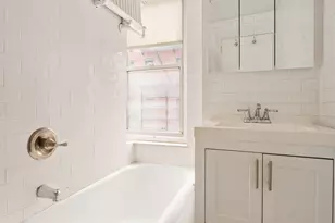 365 W 20th St, New York City, NY 10011 - Photo 7