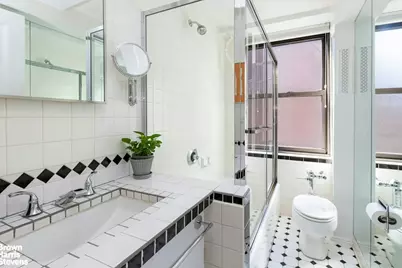 235 E 73rd Street #10B, New York, NY 10021 - Photo 5