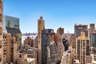 236 E 47th St, New York City, NY 10017 - Photo 9