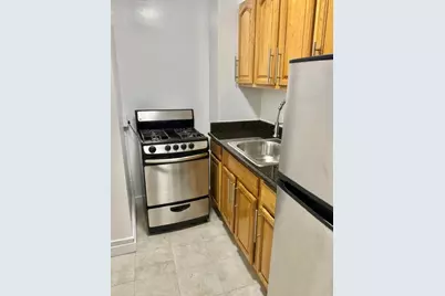 135 Ocean Parkway #2G, Brooklyn, NY 11218 - Photo 3
