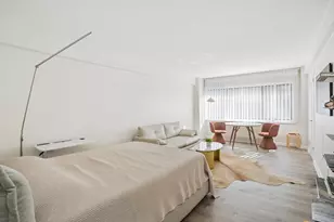 310 W 56th St, New York City, NY 10019 - Photo 5