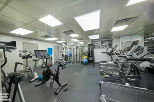 200 E 32nd St, New York City, NY 10016 - Photo 23