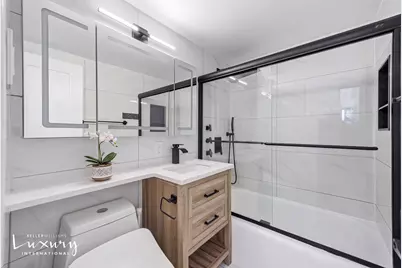 333 E 46th Street #17E, New York City, NY 10017 - Photo 19