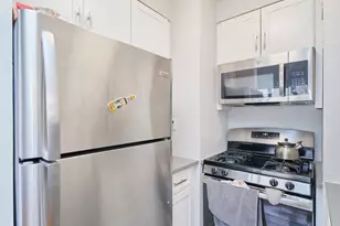 337 W 43rd St, New York City, NY 10036 - Photo 5