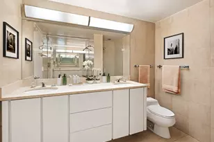 200 E 69th St, New York City, NY 10021 - Photo 5