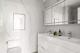 379 Ocean Pkwy, New York City, NY 11218 - Photo 11