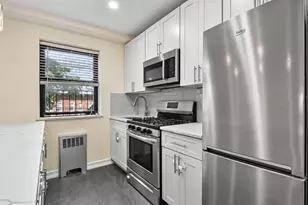 25-10 31st Avenue, New York City, NY 11106 - Photo 3